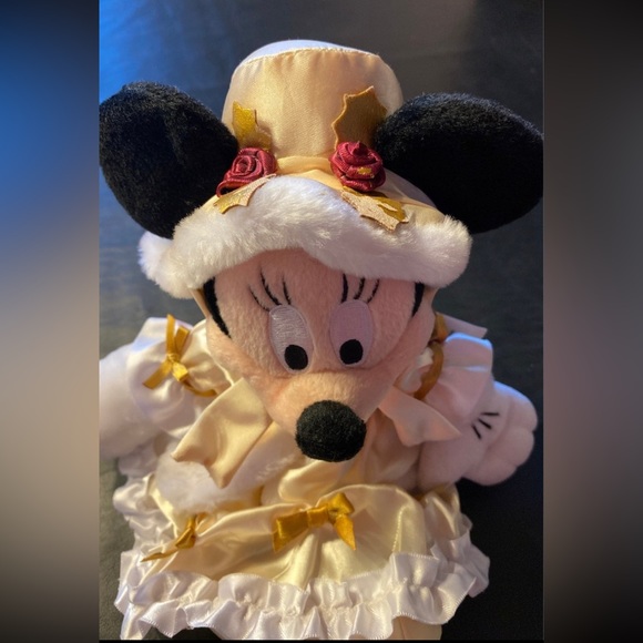 Disney Victorian Minnie Mouse Plush - Picture 7 of 10